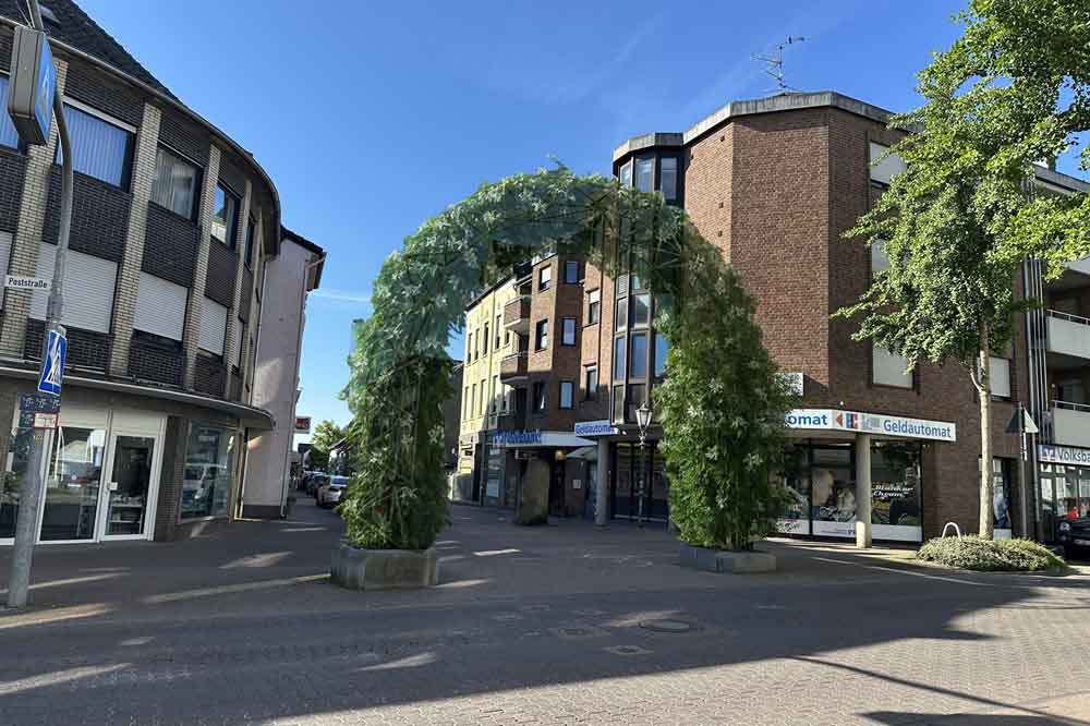 Pflanzbogen am nördlichen Eingang der Quadtstraße