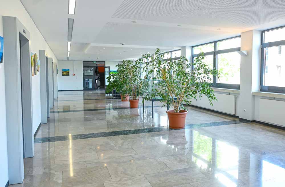 Gang vor dem Büro des Oberbürgermeisters im Rathaus Hanau