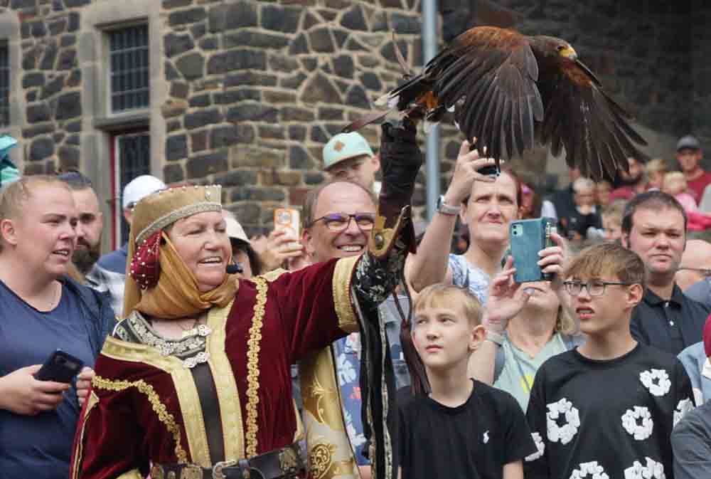 Zuschauer bei der Greifvogelschau