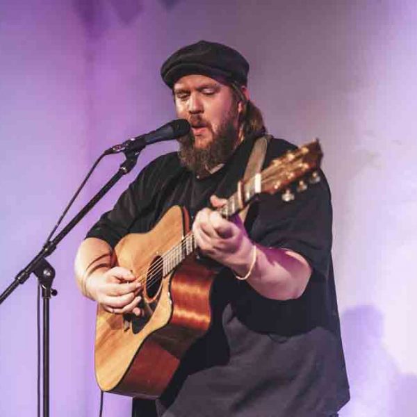 Exklusives Wohnzimmerkonzert mit The Lake and the Wolf
