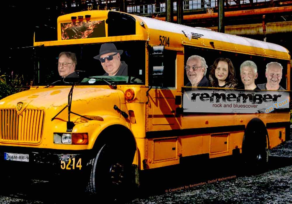 Köpfe der Musiker in einem Schulbus