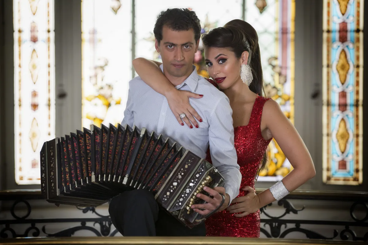 Bandoneonspieler Gabriel Merlino und Sängerin Vanina Tagini