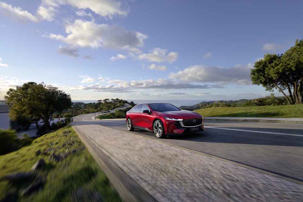 Mazda6e 2027 auf der Straße