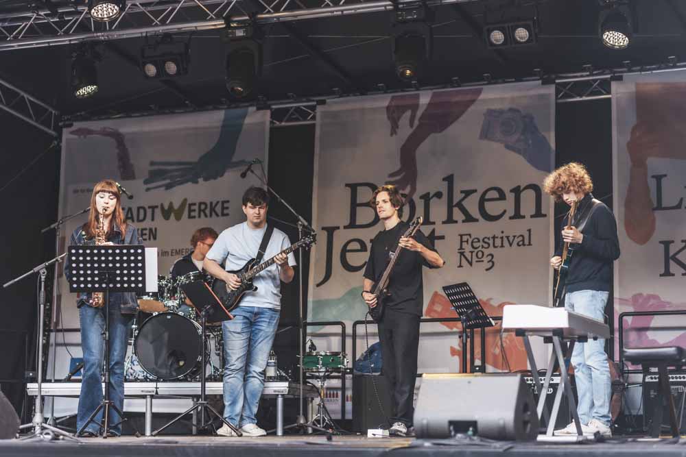 Jazzcombo der gemeinsamen Musikschule auf der Bühne