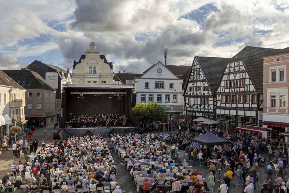 Konzert der Neuen Philharmonie Westfalen auf dem Alten Markt 2025