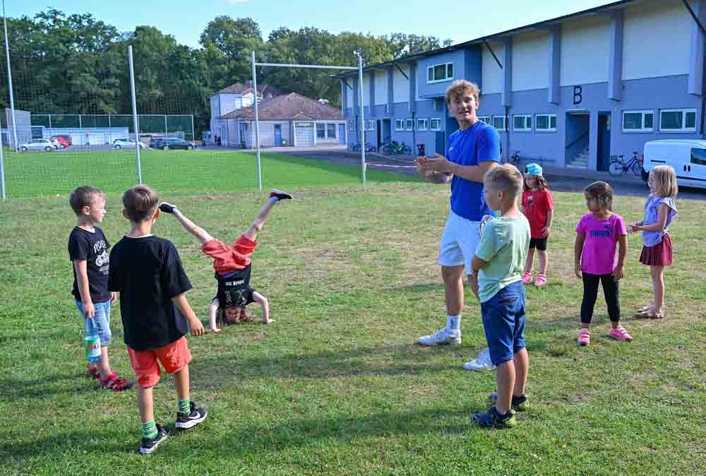 Kinder beim Familien- und Jugendzentrum Wolfgang