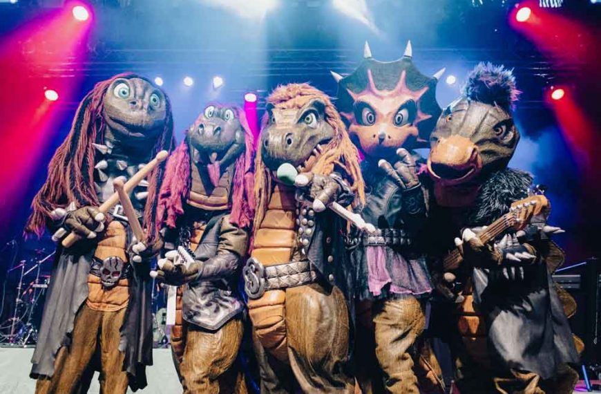 Kindgerechte Dino-Metal-Show auf der Wertheimer Burg