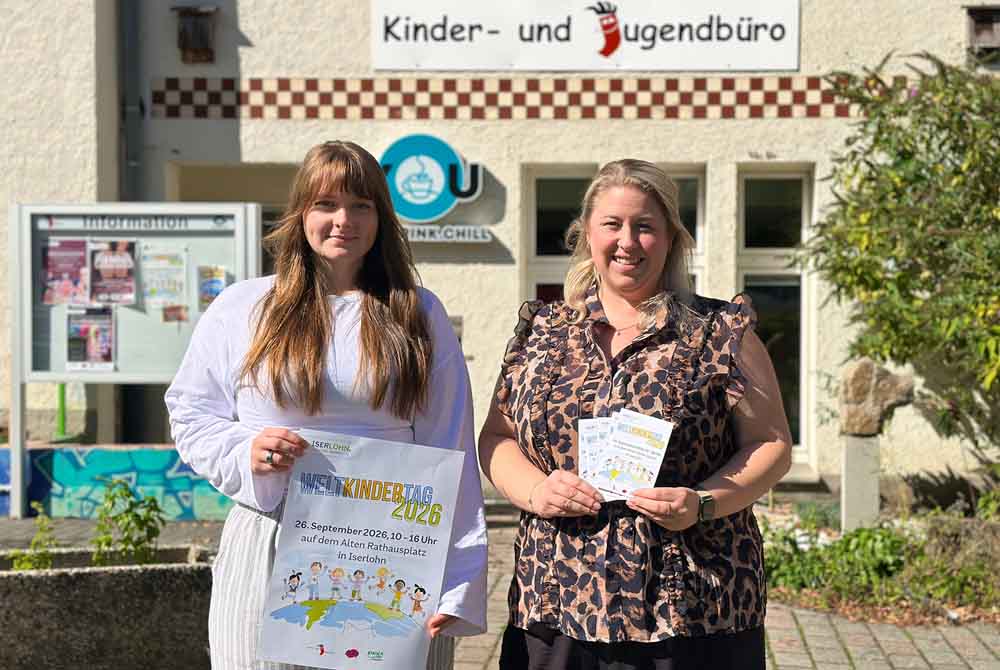 Organisatorin Kirstine Adebahr (rechts) und Praktikantin Vanessa Weicht (links) vom Kinder- und Jugendbüro