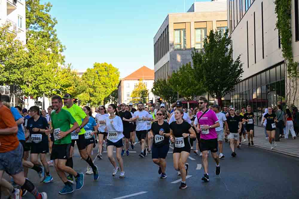 Läuferinnen und Läufer beim Stadtlauf