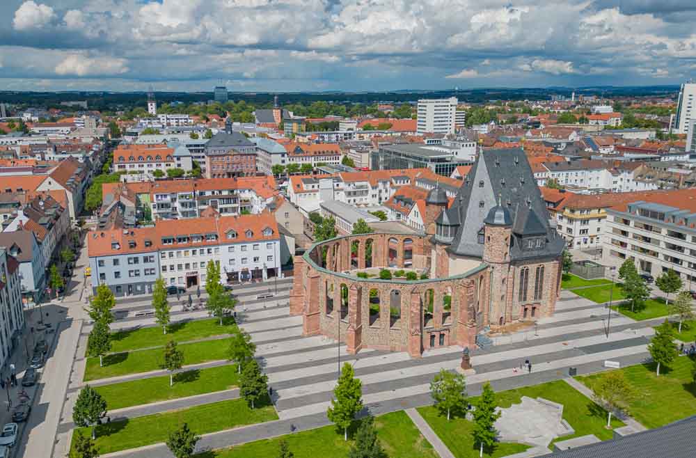 Luftbild von Hanau mit Blick auf die Wallonisch-Niederländische Kirche