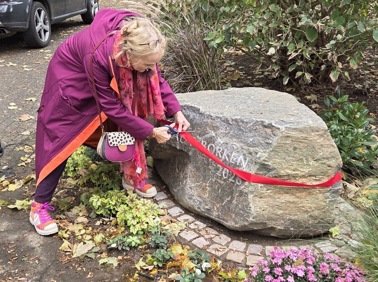 Zwei Findlinge erinnern an Borkens Stadtjubiläen