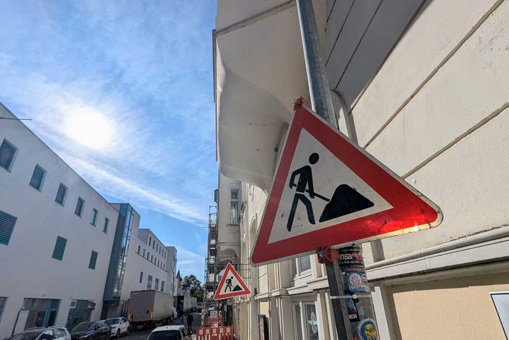 Baustellenschilder in der Mecklenburgstraße