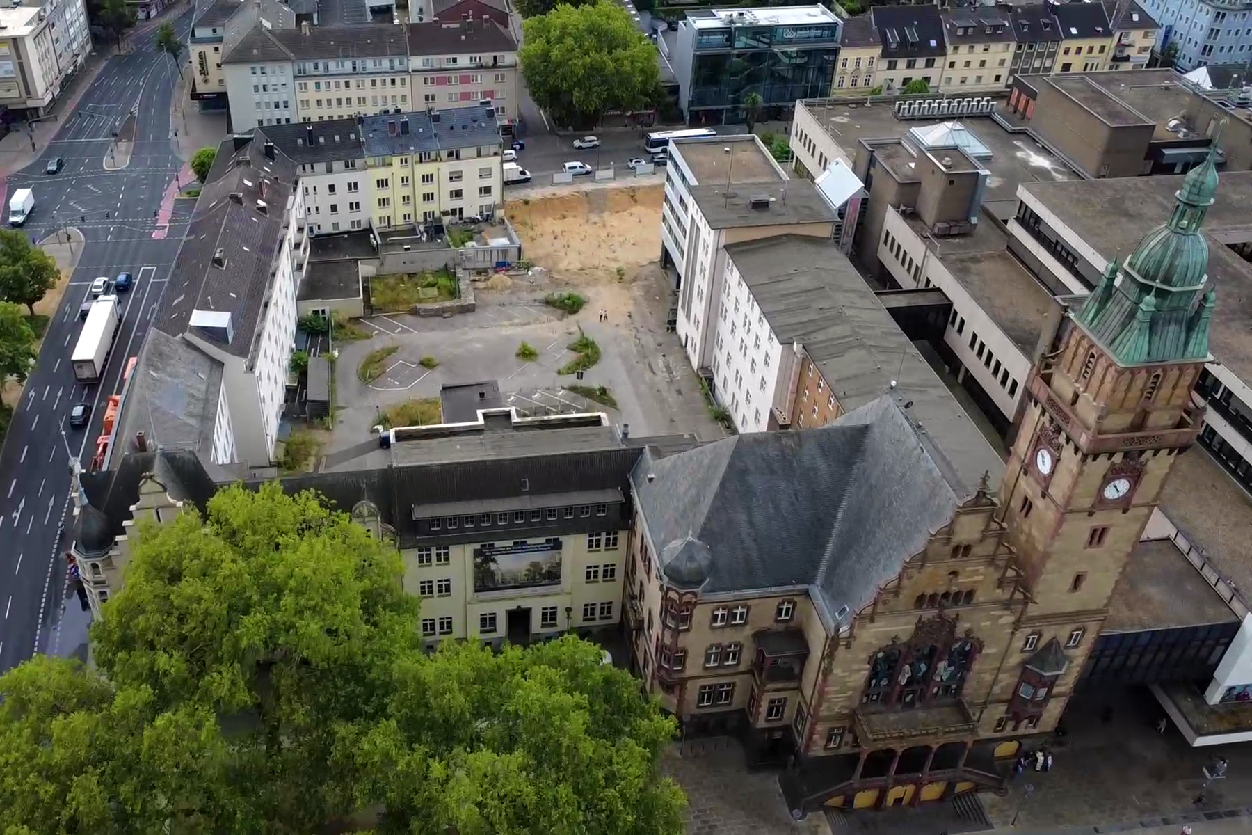 Abbrucharbeiten für Rathaus-Neubau in Mönchengladbach starten